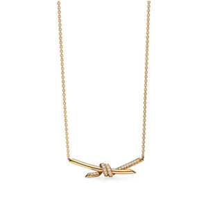 Nimi Styles Pendant in Yellow Gold with Diamonds